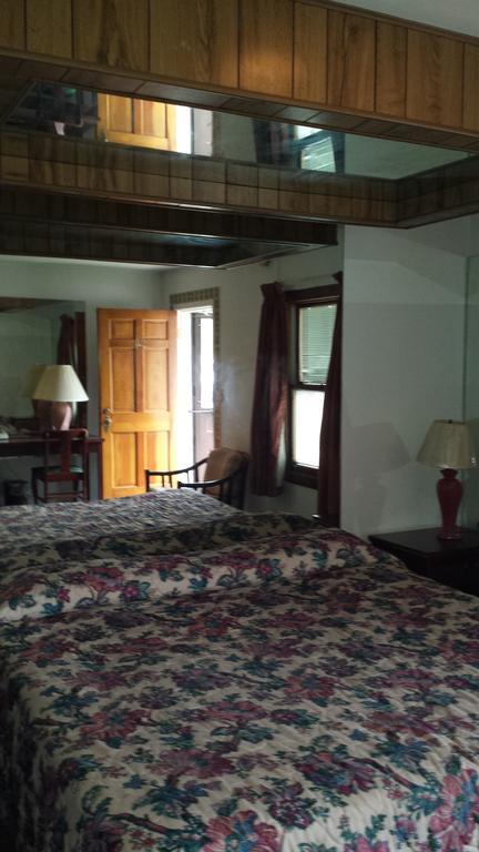Olde Court Inn Wheeling Quarto foto